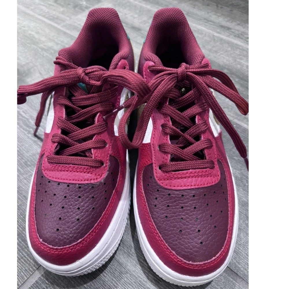 Nike Air Force 1 Low GS‎ "Christmas" Youth Size 4.5 Red Green Women's 6 - Picture 2 of 7